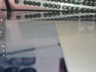 elizabeth-t from camsoda