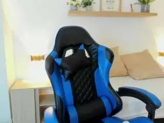 angelkiutyy from camsoda