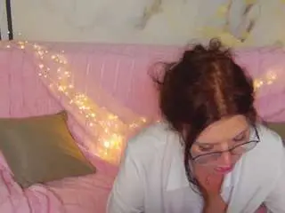 lucybelli from camsoda