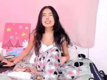 Chaturbate Live Sex Cam of alice_evans12