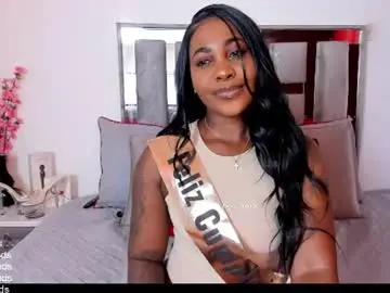 emillyroaa from chaturbate