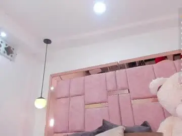 Chaturbate Free Porn Cam of emily_daarell