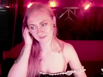 Chaturbate Free Porn Cam of dramaquenn