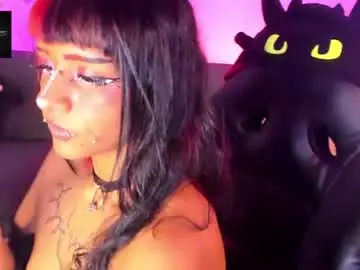 Chaturbate Live Sex Cam of morticia_420