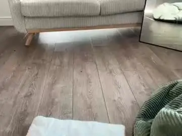 Chaturbate Live Sex Cam of lily_fox01