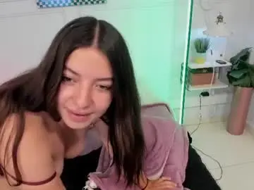 sara_deen from chaturbate
