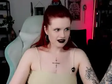 Chaturbate Live Sex of dellacrush_