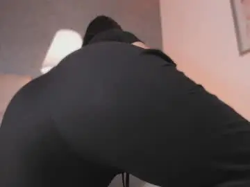 Chaturbate Live Sex Cam of ah_mara