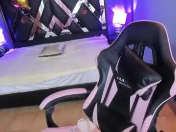 linda4petite from chaturbate