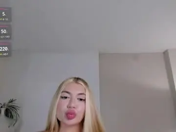 Chaturbate Watch Live Sex Cams of niaholland