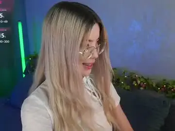 Chaturbate Live Sex Cam of lindathackerr
