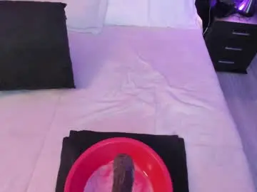 Chaturbate Free Live Porn of miiaamonroee