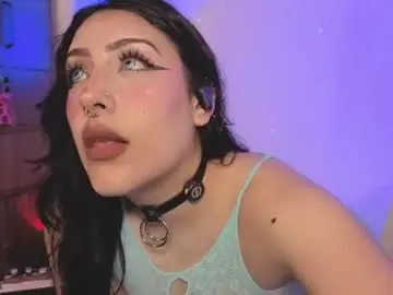 ashlynnlowe_ from chaturbate