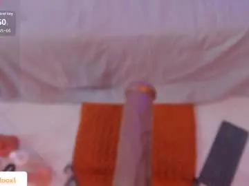 Chaturbate Live Sex Cam of camilafoox7