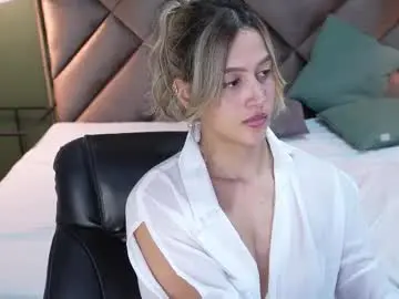 Chaturbate Best live sex cam show of sophia_loreenn