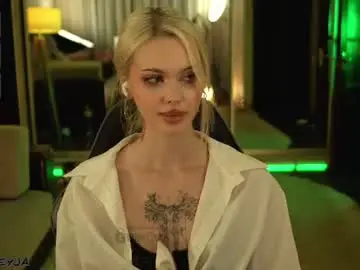 Chaturbate Watch Live Sex Cams of manifreyja
