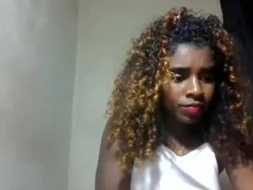 Chaturbate Live Sex Cam of elina981