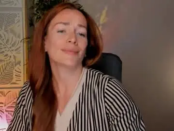 Chaturbate Live Sex Cam of save_the_qween