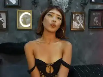 Chaturbate Live Sex Cam of bella__doll_