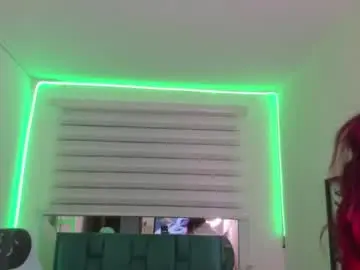 sara_red_x from chaturbate