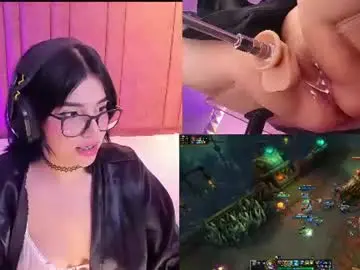 Chaturbate Nude Webcam of ariaddams