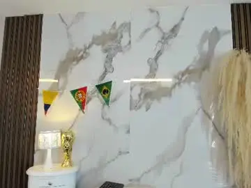 Chaturbate Live Sex Cam of hannahill69