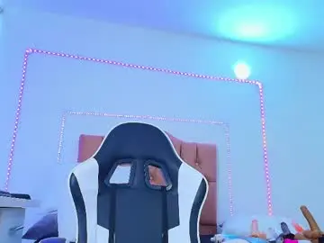 Chaturbate Live Sex Cam of naomi_diamond_
