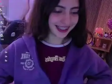 Chaturbate Live Sex Cam of dahia_tay