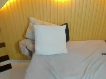 Chaturbate Live Sex Cam of coralebaez