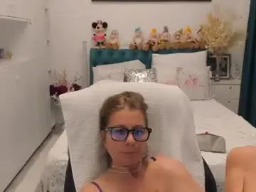 prettyblackeyes from chaturbate