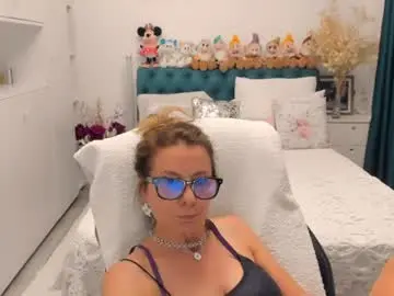 prettyblackeyes from chaturbate