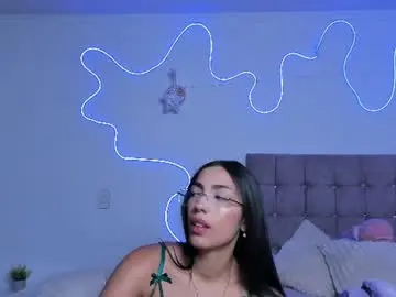 Chaturbate Live Sex Cam of alaia_alegria