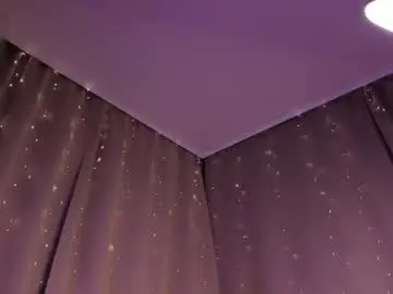 smilesviktoria from chaturbate