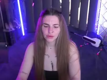 danielareign from chaturbate