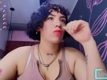 Chaturbate Live Sex Cam of kiara_fox__
