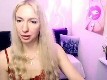 Chaturbate Live Sex Cam of cute_smile_shy