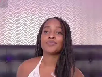 Chaturbate Live Sex Cam of naiaramasson_