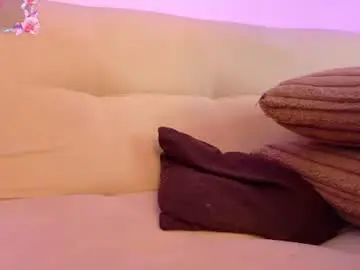 Chaturbate Live Sex Cam of sara_core