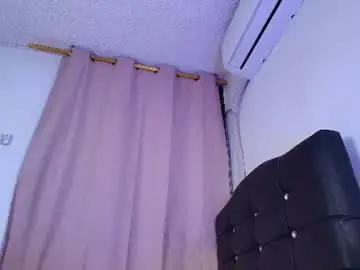 Chaturbate Live Sex Cam of mia_depp
