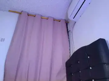 Chaturbate Live Sex Cam of mia_depp