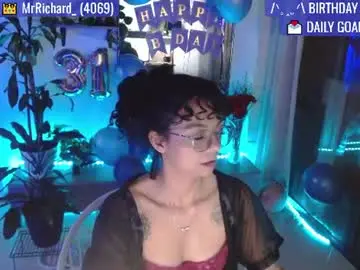 Chaturbate Live Sex Cam of sweet_bluee