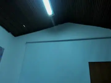 Chaturbate Live Sex Cam of ale_alejandra