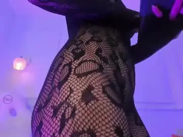Chaturbate Live Sex Cam of leylarusso