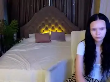 Chaturbate Sex Cam of kira_bliss_