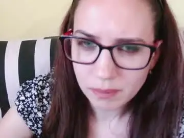 Chaturbate Live Sex Cam of emilyhotflirt