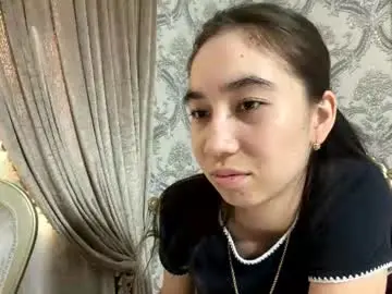 Chaturbate Live Sex Cam of merlenebixel