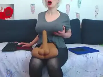 Chaturbate Live Sex Cam of pure_seduce_wow