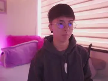 Chaturbate Sex Cam of tommy_blue1