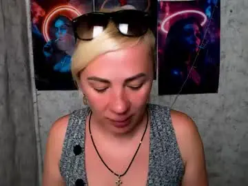 Chaturbate Sex Chat of alinafrey_