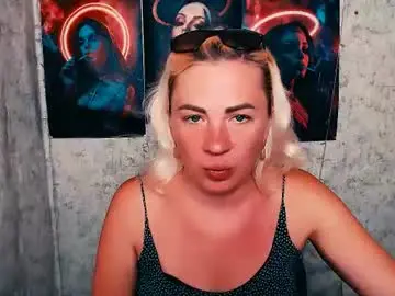 Chaturbate Live Porn of alinafrey_